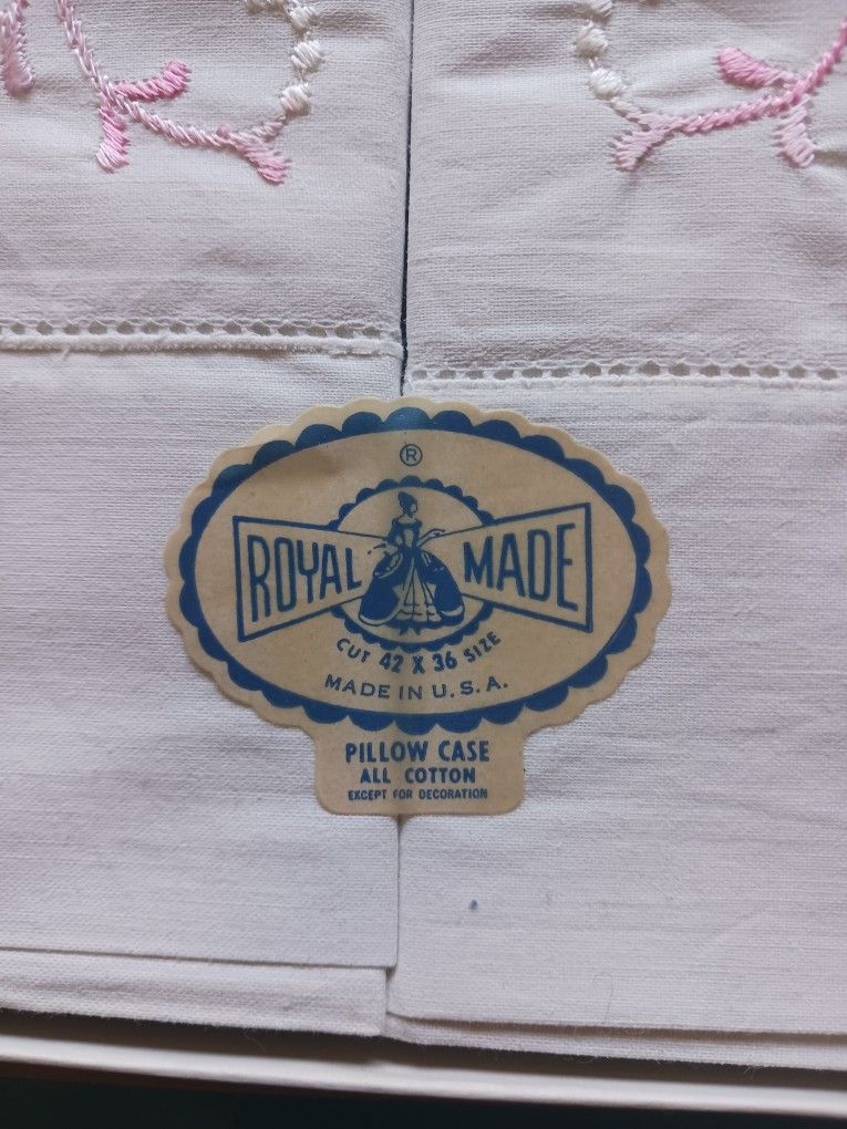 Vintage Pink/White Embroidered Pink /White Pillow Case By Royal Made Creation
All Cotton
Cut 42X36
Made In U.S.A