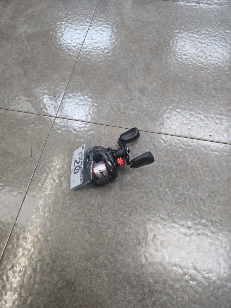 Ugly Stik Fishing Reel