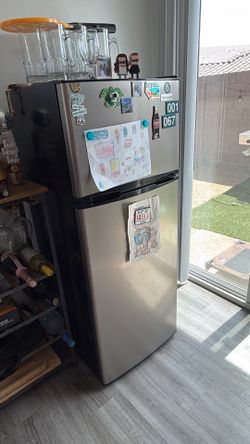 Frigidaire 7.5 Cu Ft Refrigerator