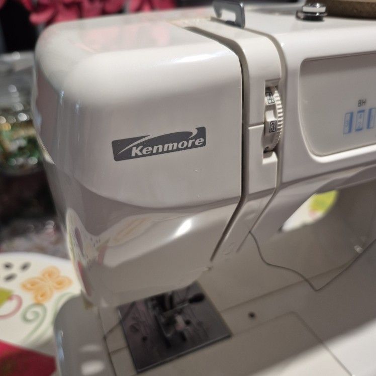 Kenmore Sewing 🧵 Machine 