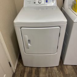 Insignia Gas Dryer 