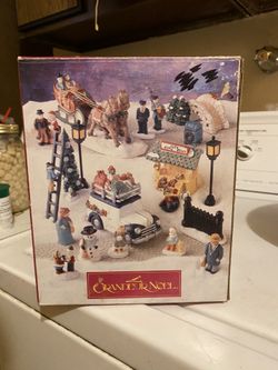 Grandeur Noel Villa Noel 20 Piece Figurine Set