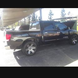 2005 NISSAN TITAN