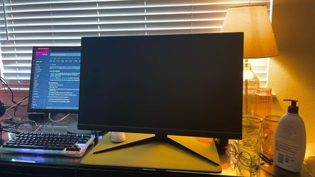 MSI 24in 240 HZ 1 msr