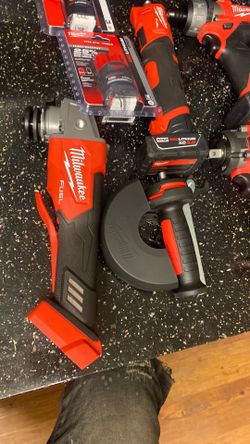 Milwaukee grinder