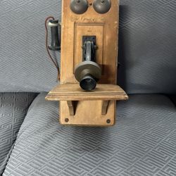 The Country Belle Radio Receiver 