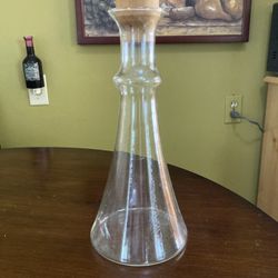 Classic Wine Decanter with Cork Stopper Top