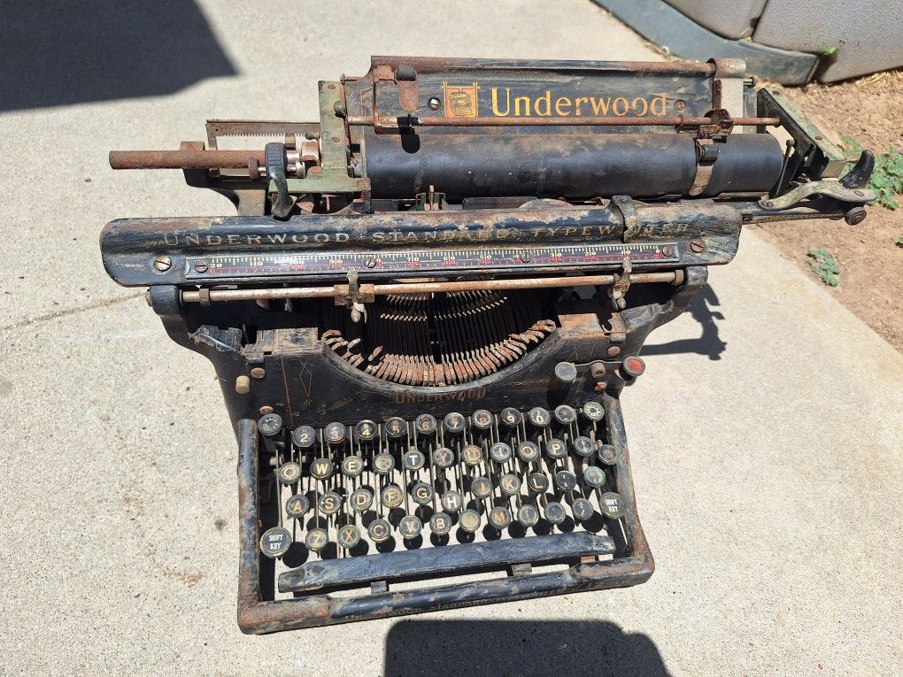 Underwood Typewriter No. 3- Antique