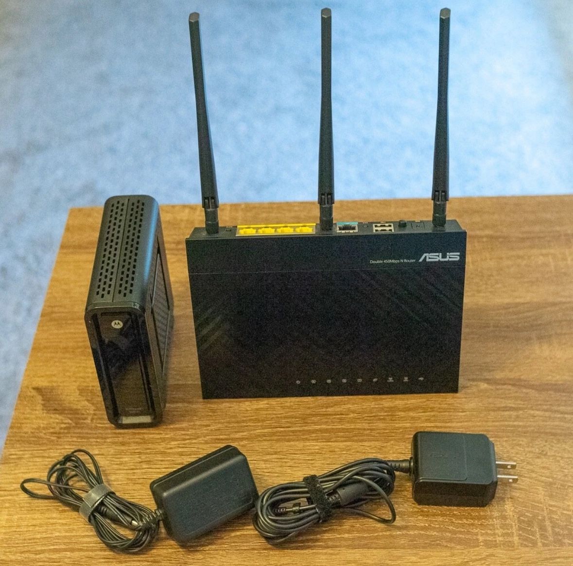ASUS RT-N66U Gigabit Wireless N Router + Motorola Surfboard SB6121 Modem