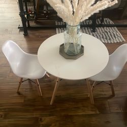 Children’s Table 