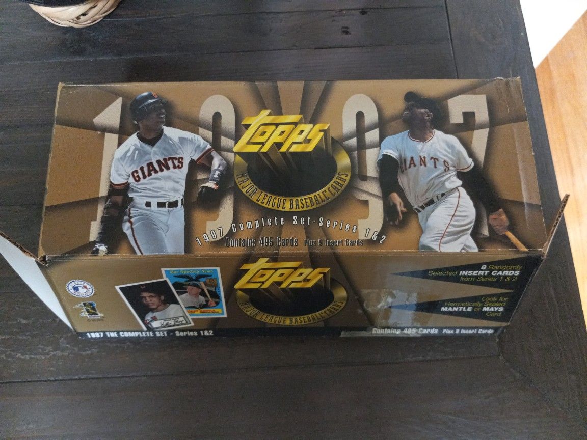 1997 Topps MLB Complete Set 495 Cards ( NO inserts)