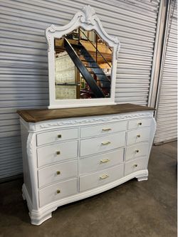 Beautiful Refinished 12 Drawer Dresser With Mirror