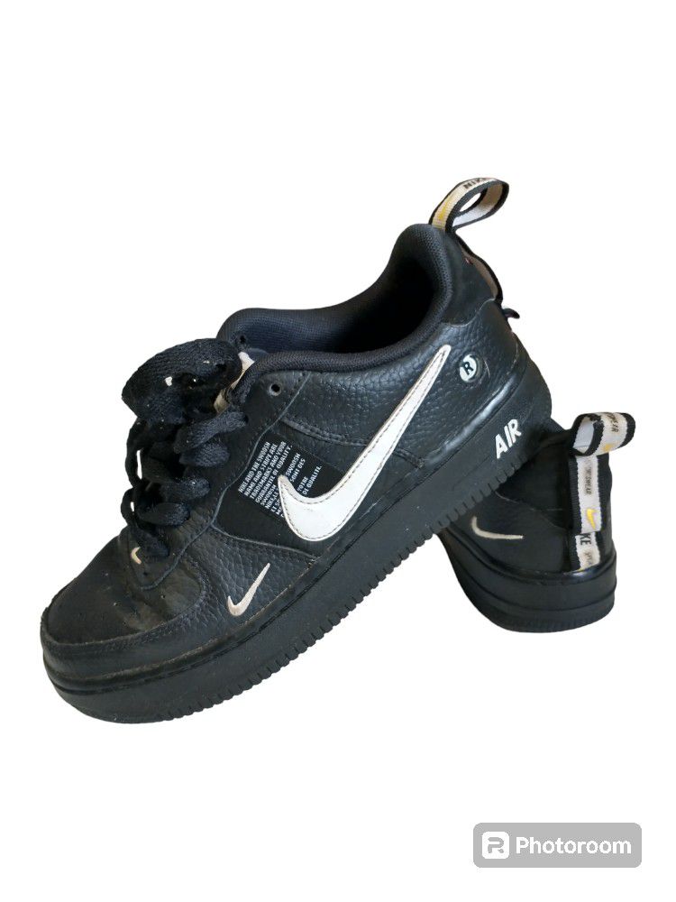 Nike Air Force1 LV8 Utility Big Kid's Shoes.