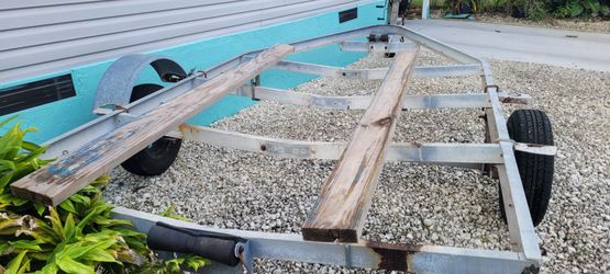 Boat trailer