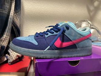 Nike SB dunk low size 10.5 “Run the Jewels”