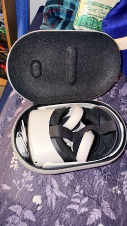 Oculus quest 2 with case