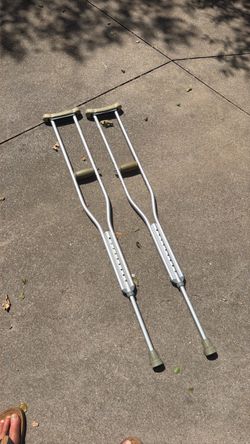 Medline Adjustable Crutches. S.W.Arl