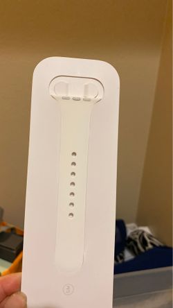 White Apple watch band— only one strap!