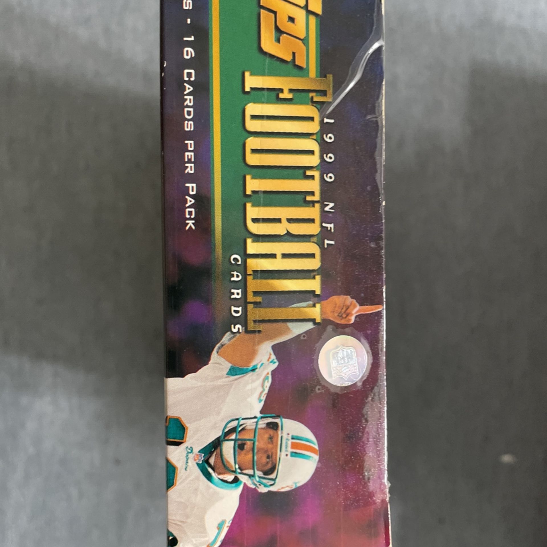 1999 Topps NFL Football Cards Full Boxes 24 Packs 16 Cards Per Pack