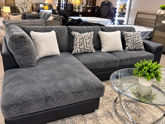 🔥 Large Gray Sectional with Chaise – $1,399