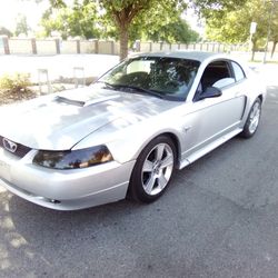 2004 Ford Mustang
