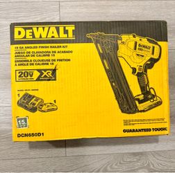 DeWalt 🔥20V XR 15GA Angled Finish Nailer Kit