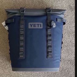 New YETI Hopper M20 Soft Backpack Cooler Navy Model HOPPBPM20SUB