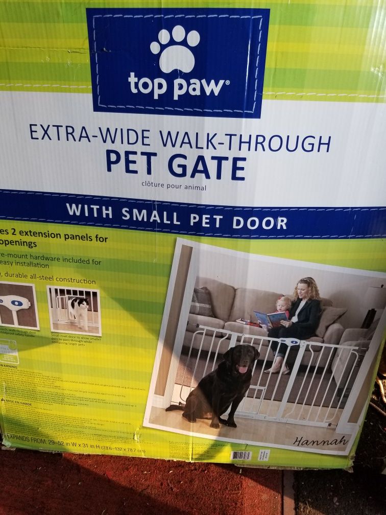 Extra wide pass thru pet gate