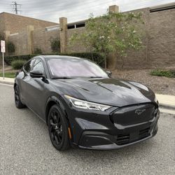 2023 Ford Mach-E Mustang 