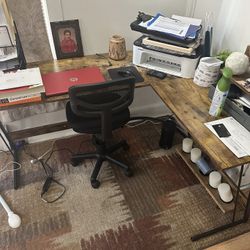 Office Desk With Chair 