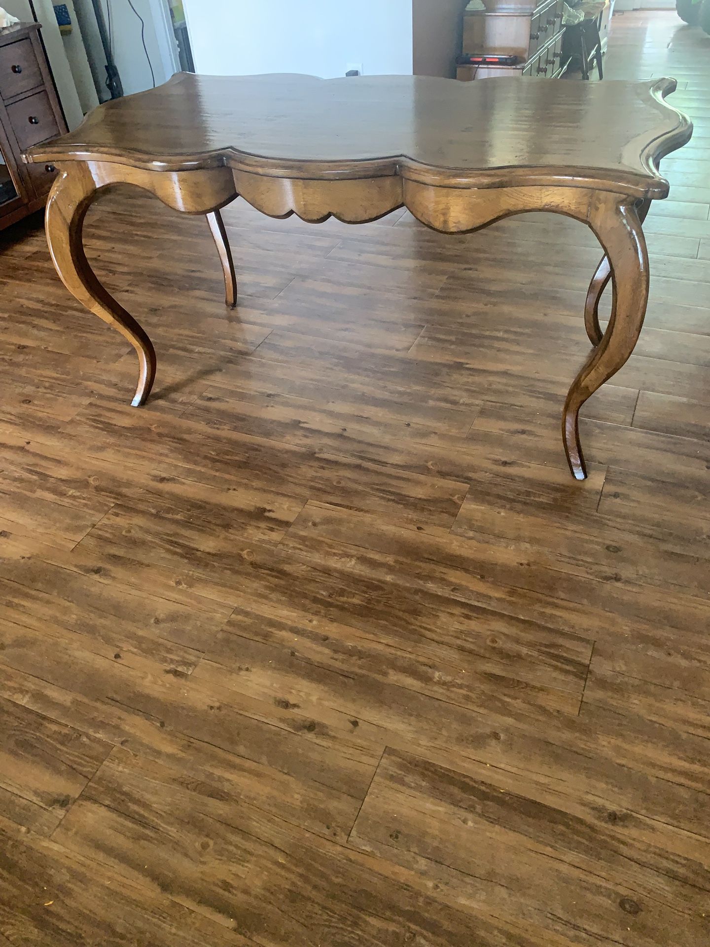 Solid Wood Dinning Table.