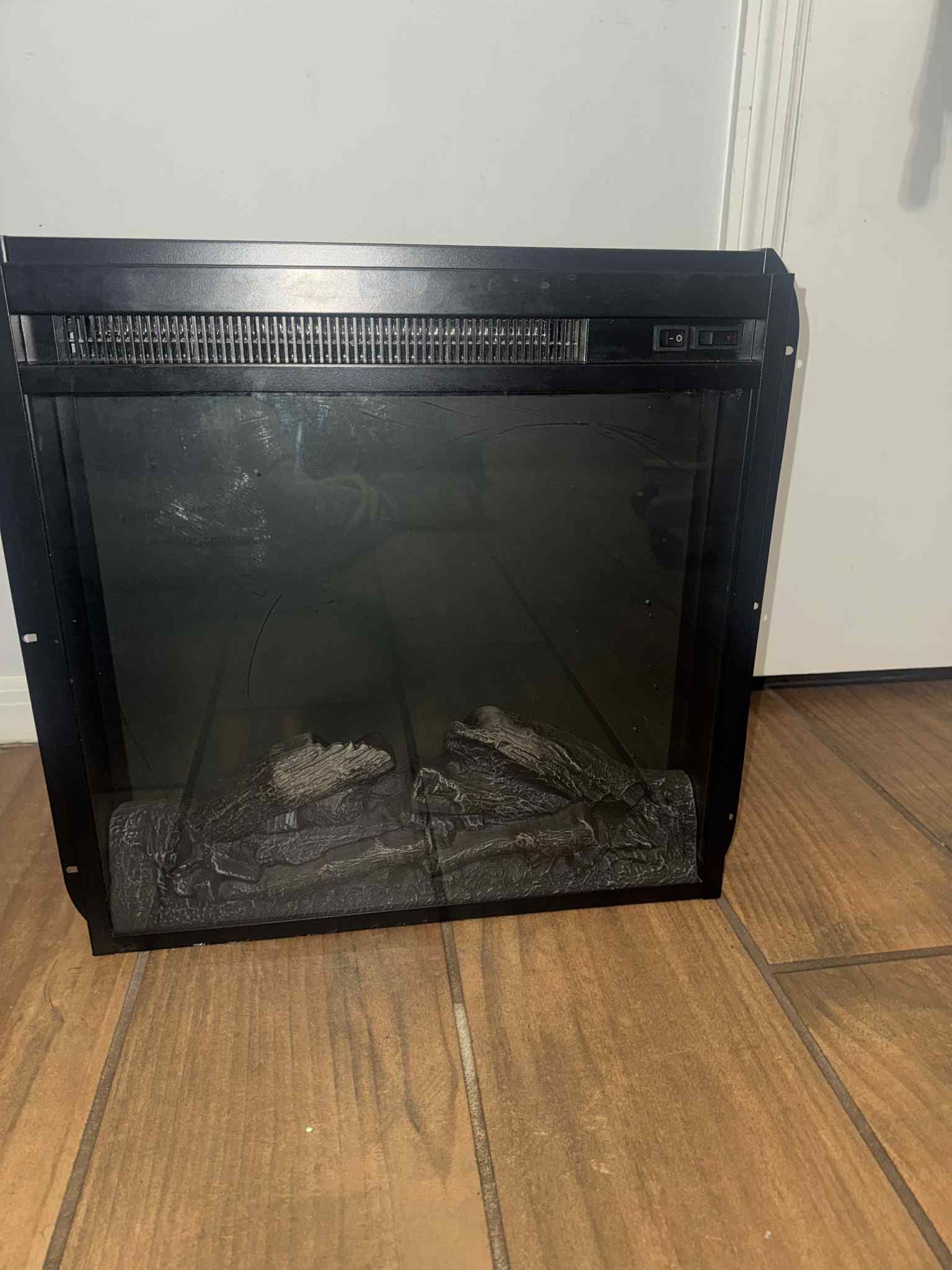 EdenDirect 18 in. Ventless Electric Fireplace Insert, with Log Set & Realistic Flame