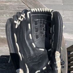 Left Handers Mizuno GPM1303 Premier BLACK 13" Slowpitch Softball Glove