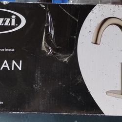Single Handle Bathroom Faucet