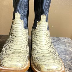 Python Boots 100%
