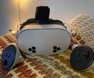 Meta Quest 3S with Controllers and Elite Strap