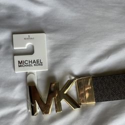 New Woman’s Michael Kors Reversible Belt 