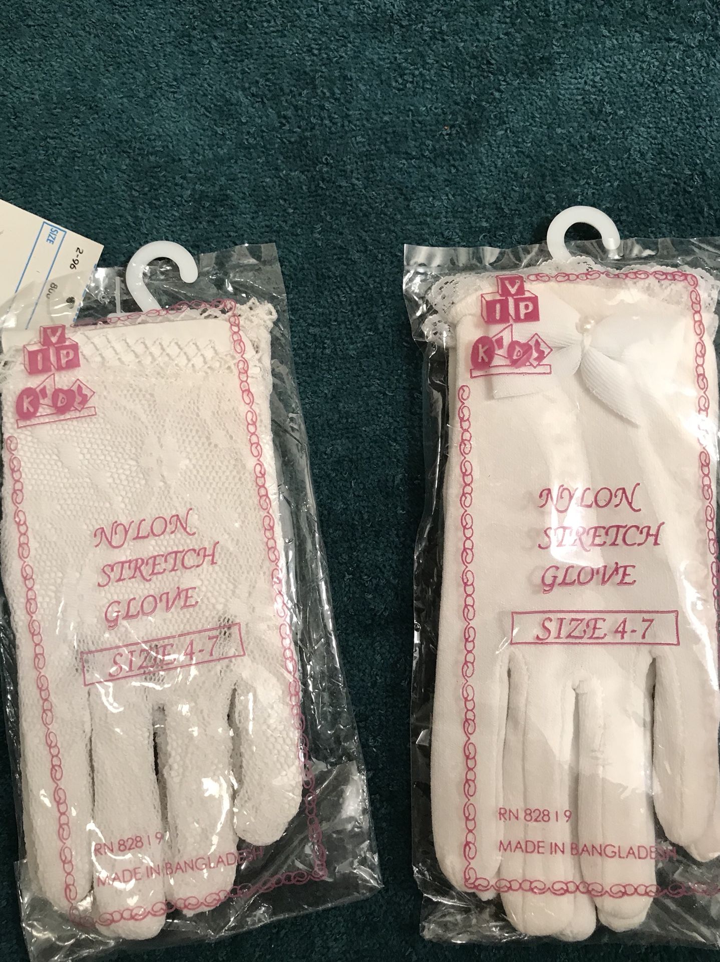 Girl’s dress gloves