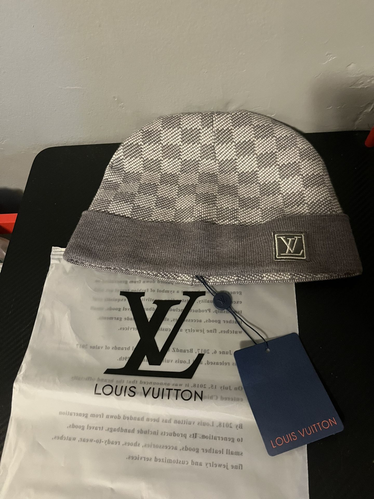 louis  vuitton beanie 