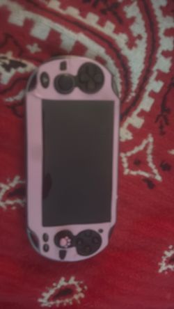 PS Vita 2000