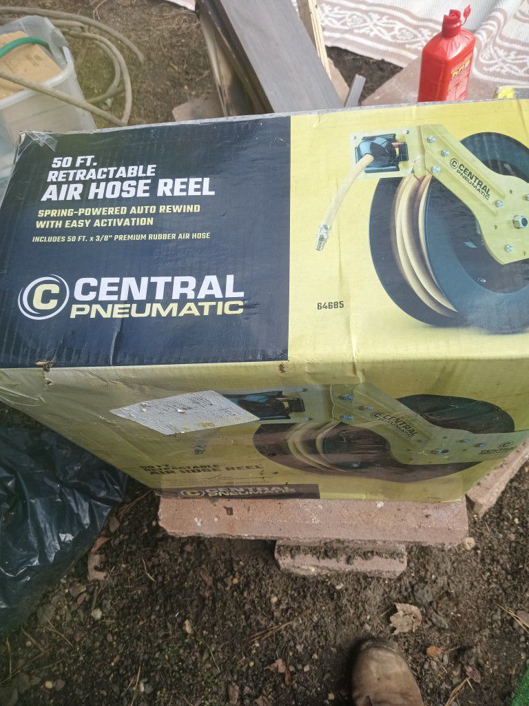 BRAND NEW NEVER OPENED Central Pneumatic 50 Ft. Retractable Air hose And Reel
