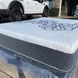 Queen Bamboo Cool Gel Memory Foam!!