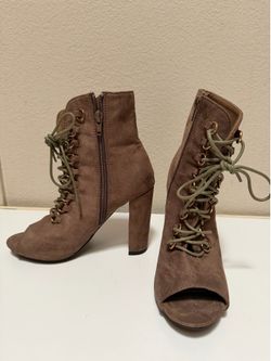 Brown suede heels size 61/2