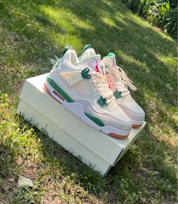 Jordan 4 size 8.5 men brand new never worn