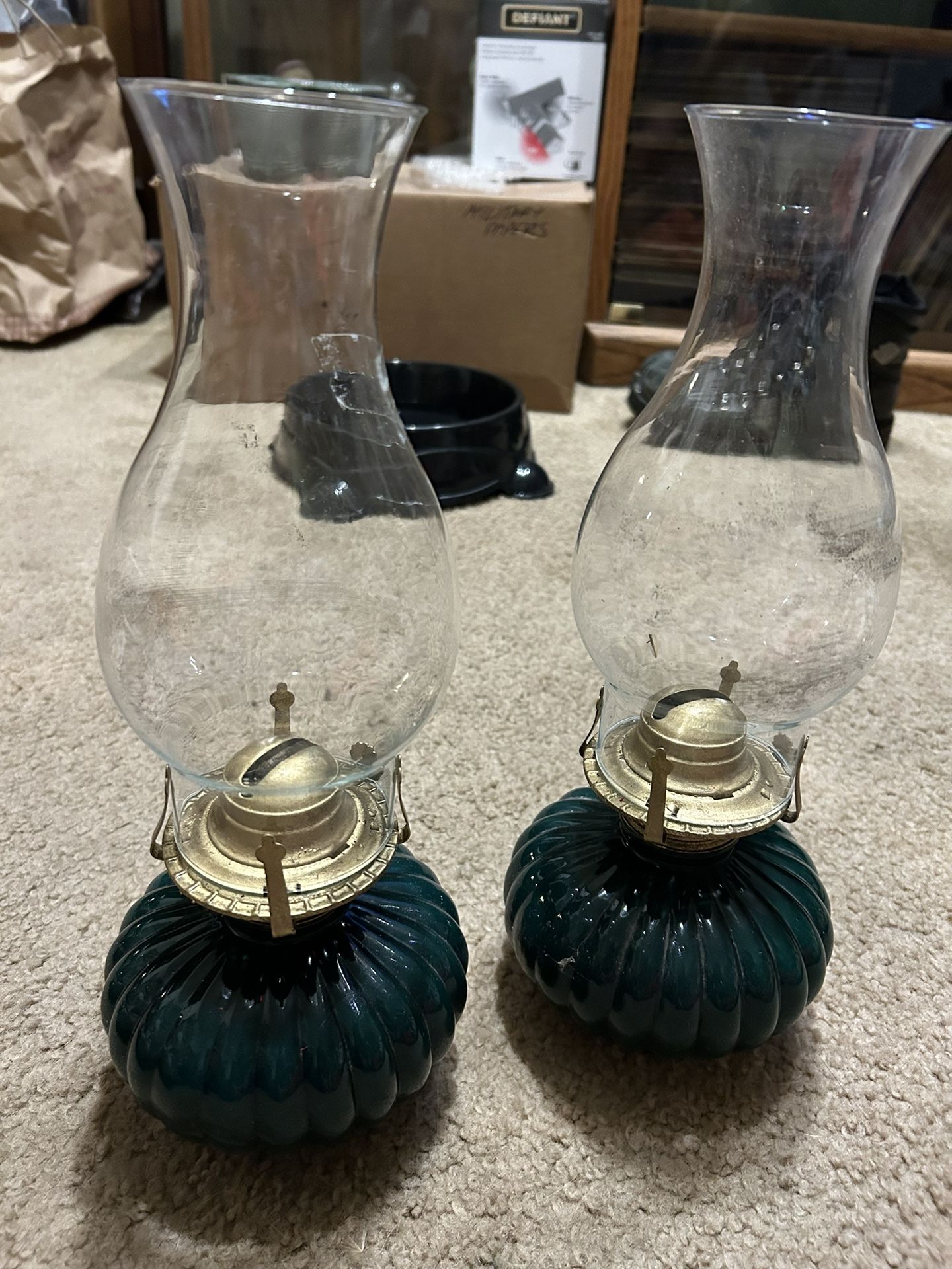 Vintage Oil Lamplight Farms 330 Emerald Green made in the USA Set Of 2