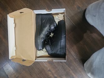 Black Air Force 1 Size 6.5