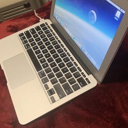 Apple Mac Book 