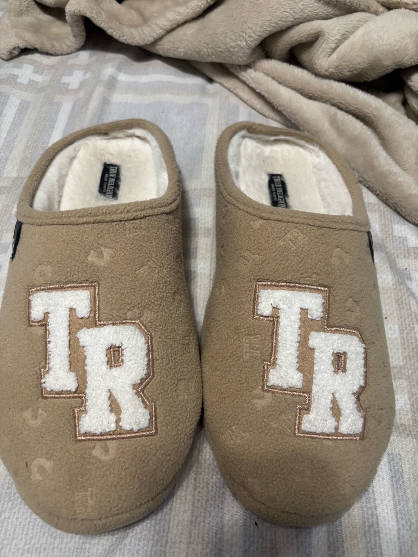 True Religion men slippers