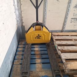 Electric Palet Jack , It Just Needs The Battery??