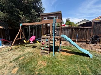Backyard play set